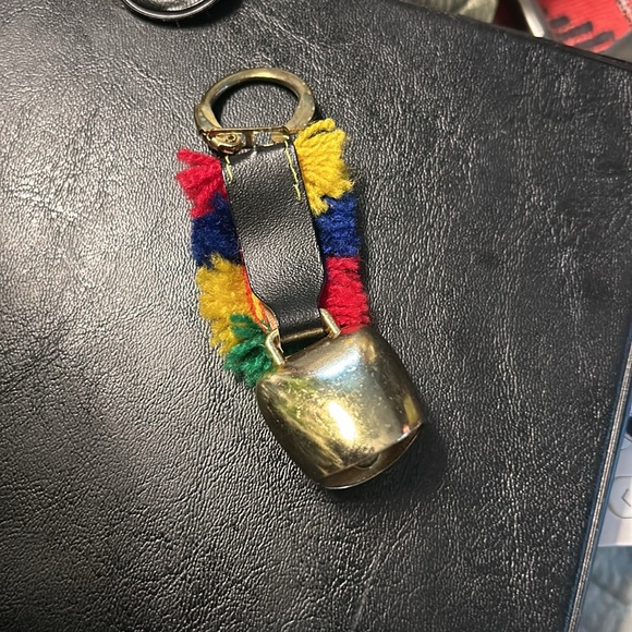 vtg German bell souvenir key holder  worn Stefonsdom 3.5 1.5 - Picture 3 of 3